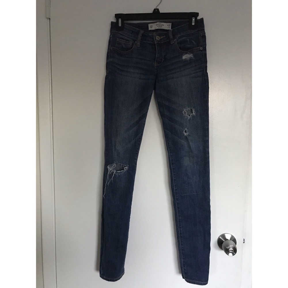 Gently used Abercrombie & Fitch skinny jeans.